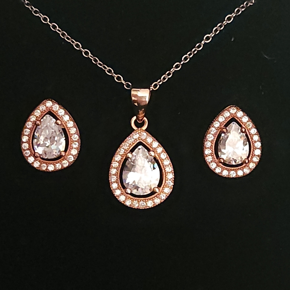Rose Gold Plated Pear Shaped Jewelry Set